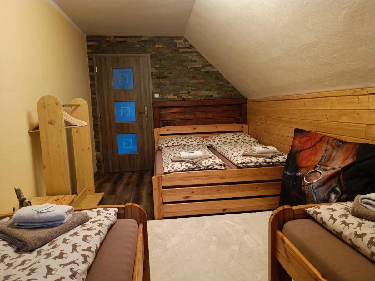 Jizdarna Malenovice Appartement Malenovice  Buitenkant foto